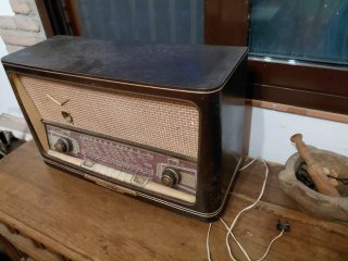 Radio antigua válvulas vintage retro