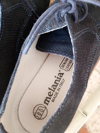 Scarpe bimbo in pelle blu numero 32. MELANIA.