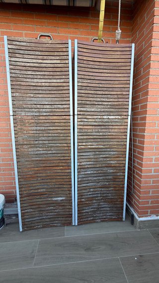 Conjunto 2 tumbonas + mesa auxiliar de madera