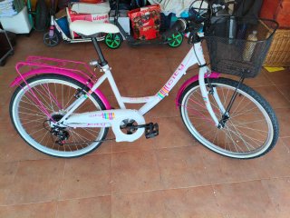 Bicicleta infantil City 24 blanca y rosa