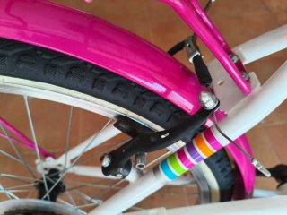 Bicicleta infantil City 24 blanca y rosa