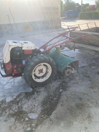Motocultor con remolque