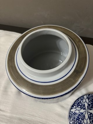 Tarro de porcelana azul y blanco