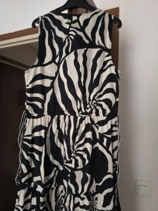 Vestido midi estampado cebra