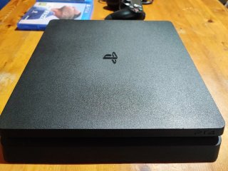 PS4 (PlayStation 4) Negra + Juegos