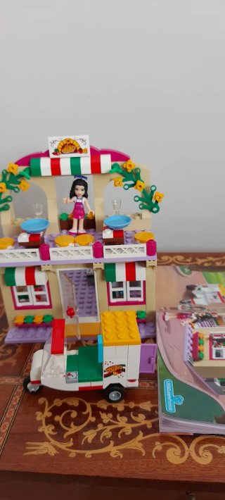 Lego Friends Pizzeria con libretto istruzioni