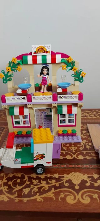 Lego Friends Pizzeria con libretto istruzioni