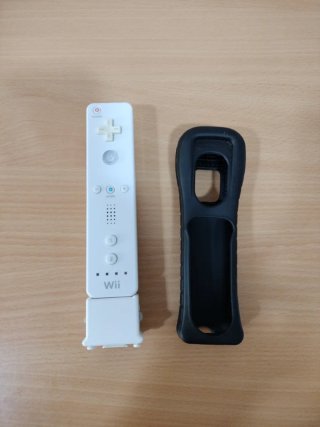 Mando Wii + Funda Negra Motion plus.