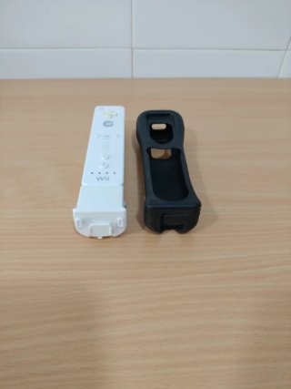 Mando Wii + Funda Negra Motion plus.