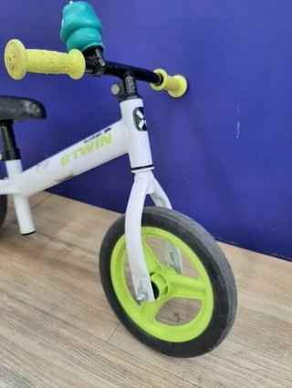 BICICLETA SIN PEDALES INFANTIL 10 PULGADAS RUNRIDE 100