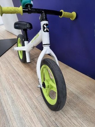 BICICLETA SIN PEDALES INFANTIL 10 PULGADAS RUNRIDE 100