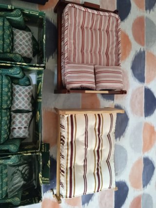 Accesorios casa muñecas: sofá y cama