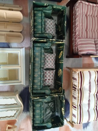 Accesorios casa muñecas: sofá y cama