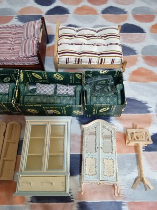 Accesorios casa muñecas: sofá y cama