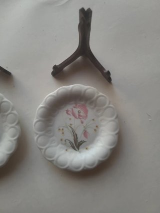 2 Platitos decorativos con soportes