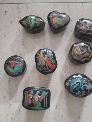 Cajitas musicales porcelana.15€cada.