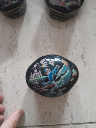 Cajitas musicales porcelana.15€cada.