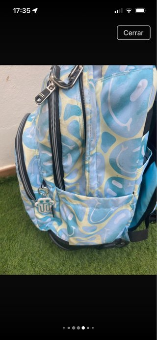 Mochila escolar Totto con diseño de caritas