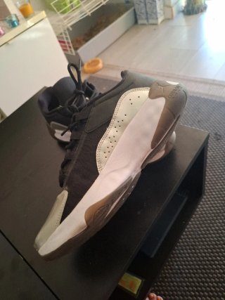 Jordan 11CMFT Bajo Negro Blanco Dorado