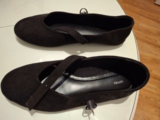 Sandalias y Zapatos Parisinos Negros