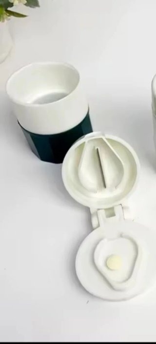Cortapastillas con compartimento