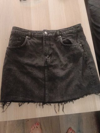 Falda vaquera H&M gris desgastada