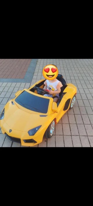 Coche eléctrico infantil amarillo