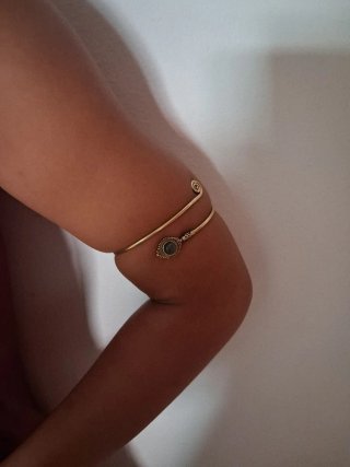 Bracciale da braccio in rame con pietra verde