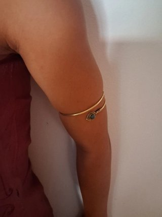 Bracciale da braccio in rame con pietra verde