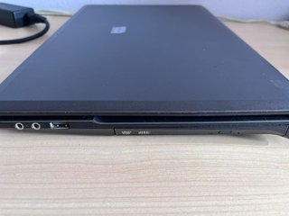 Portatil CLEVO W250EUQ Win10