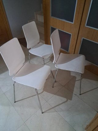 Juego de 3 sillas blancas modernas