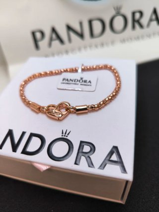 Pulsera Pandora Hearts clap studded bracelet