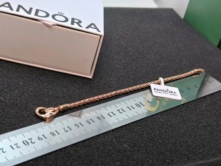Pulsera Pandora Hearts clap studded bracelet