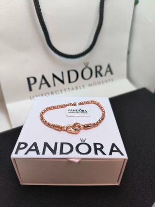 Pulsera Pandora Hearts clap studded bracelet