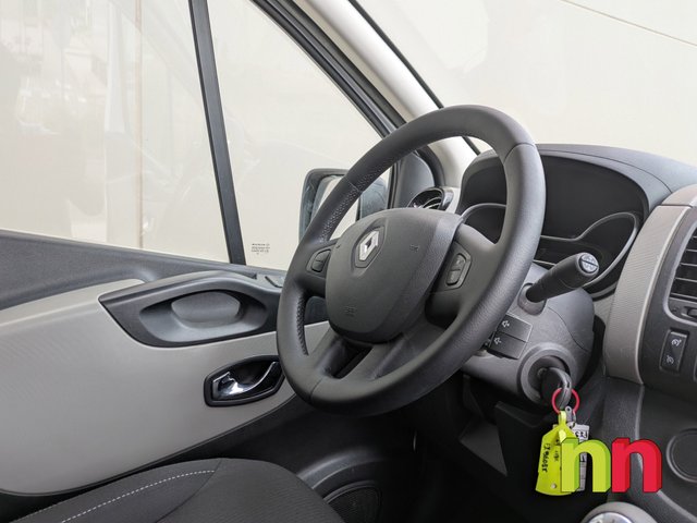 Renault Trafic Combi 9 L1H1 1.6DCi 120cv + PORTON TRASERO 1.6DCi 120cv