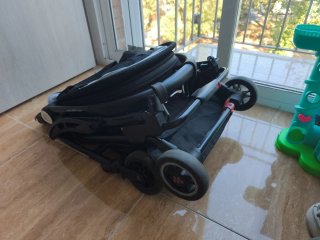 Carrito McLaren Atom Negro