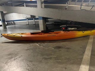 Piragua con 2 remos ,2 chalecos y dos asientos