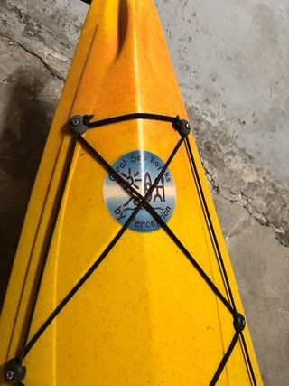 Piragua con 2 remos ,2 chalecos y dos asientos