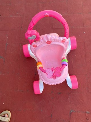 Carrito andador bebé rosa
