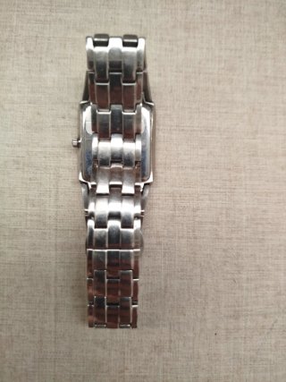 Reloj Lotus con señales de uso