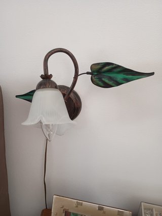 Lampadario fatto a mano con foglie