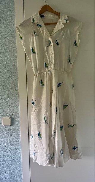 Vestido vintage blanco con veleros
