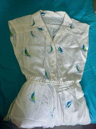 Vestido vintage blanco con veleros