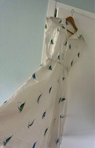 Vestido vintage blanco con veleros