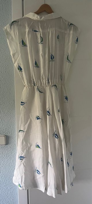 Vestido vintage blanco con veleros