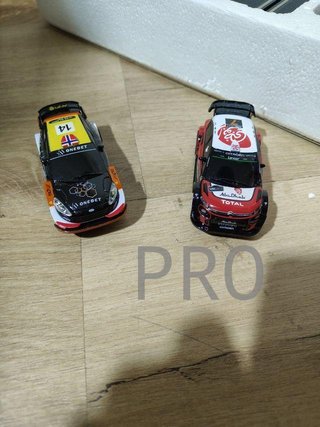 Circuito de Slot con Dos Coches incluidos, mandos