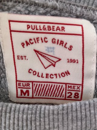 Sudadera Pull&Bear gris con unicornio