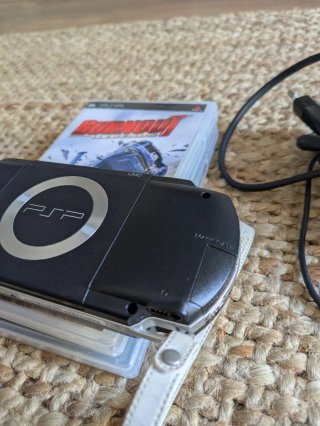 Consola Sony PSP Negra + Juegos y Cargador