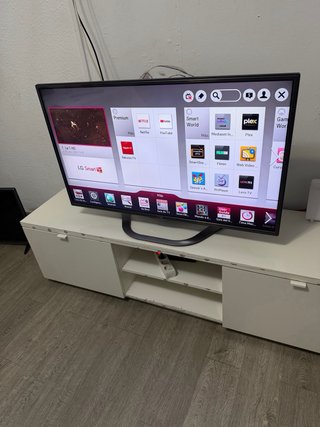 Smart TV LG 42 Negra y Blanca