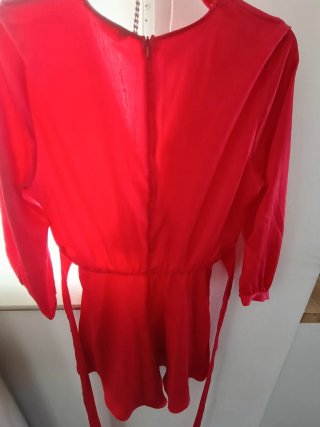 Mono corto Zara rojo cremallera trasera